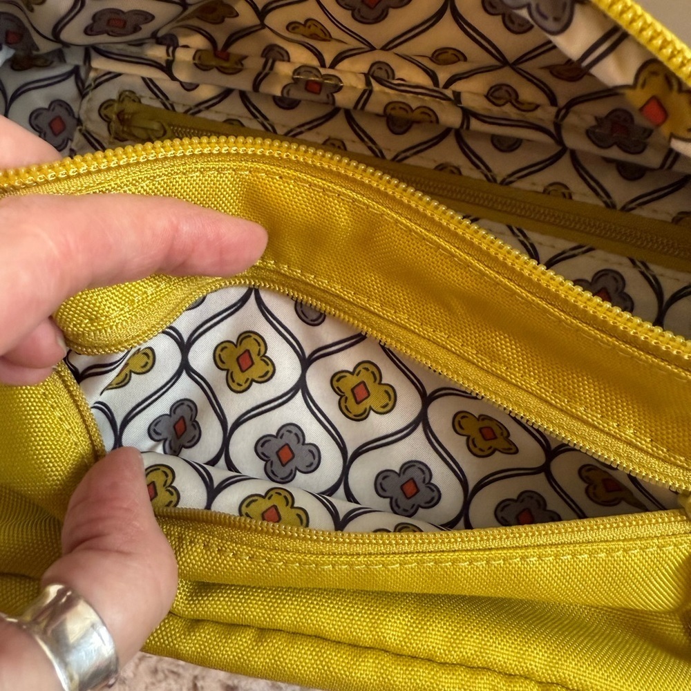 Vera Bradley Chartreuse Belt Bag Crossbody Pattern Inside New “Lighten Up” - Picture 9 of 10